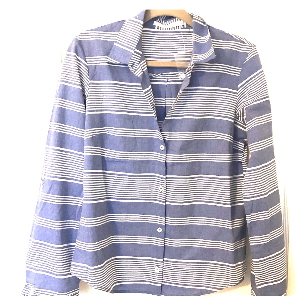 Women’s buttons down shirt, size Large, runs small